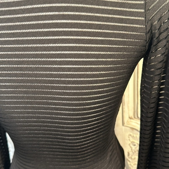 Pretty Little Things Mock Neck Long Sleeve Peekaboo Bodysuit Size 4 Minimalist - Picture 11 of 14